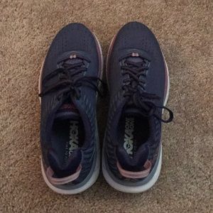 Hoka One One Clifton 5 basically new